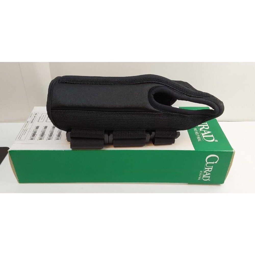 Curad Wrist Splint Right Hand 8' Small size 2015 made in blangadesh by Medline
